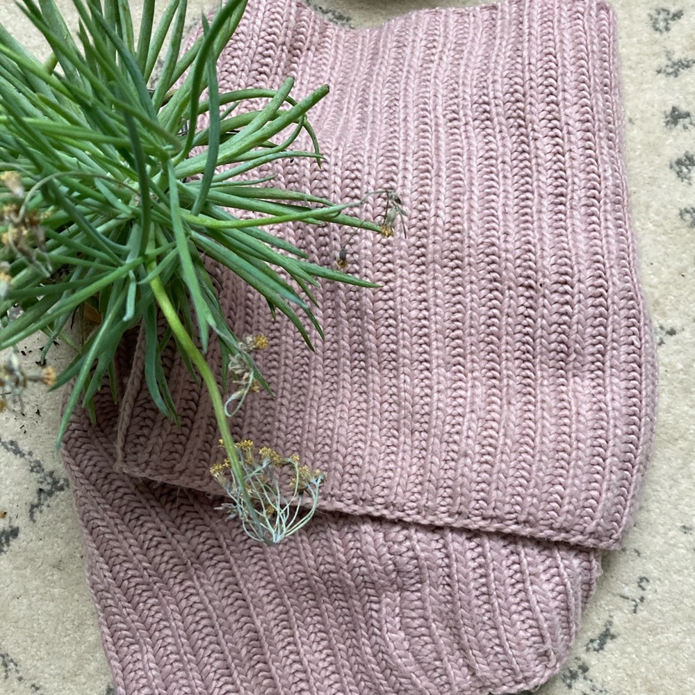 Mauve Pink Knit Infinity Scarf 💋